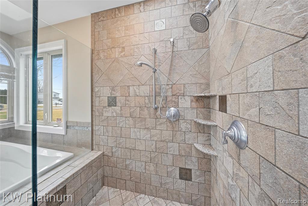 48877 Point Lakeview Drive Property Photo 16