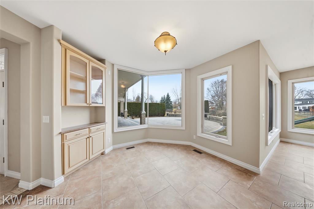 48877 Point Lakeview Drive Property Photo 21