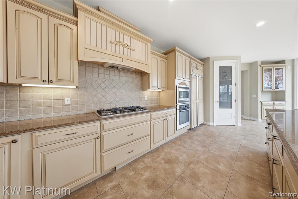 48877 Point Lakeview Drive Property Photo 28