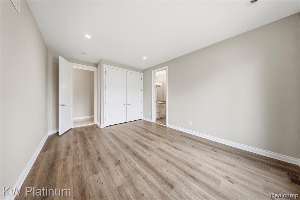 48877 Point Lakeview Drive Property Photo 37