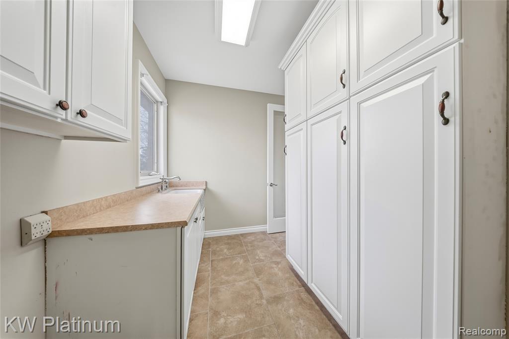 48877 Point Lakeview Drive Property Photo 40