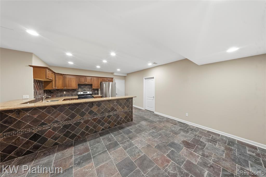 48877 Point Lakeview Drive Property Photo 49