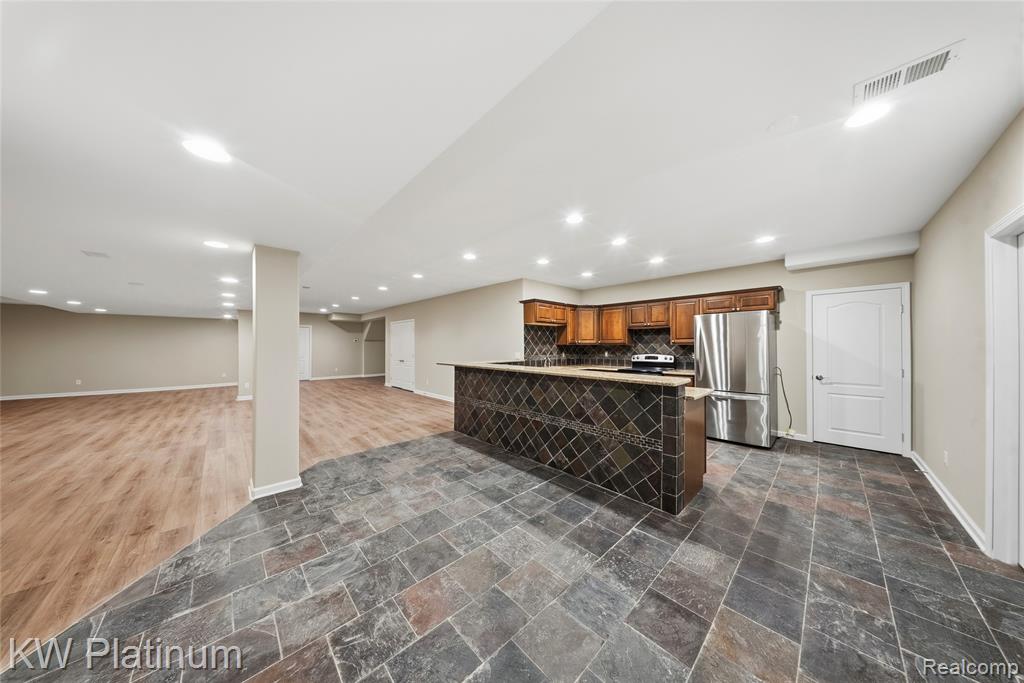48877 Point Lakeview Drive Property Photo 50