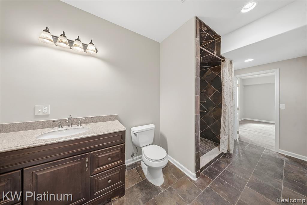48877 Point Lakeview Drive Property Photo 53