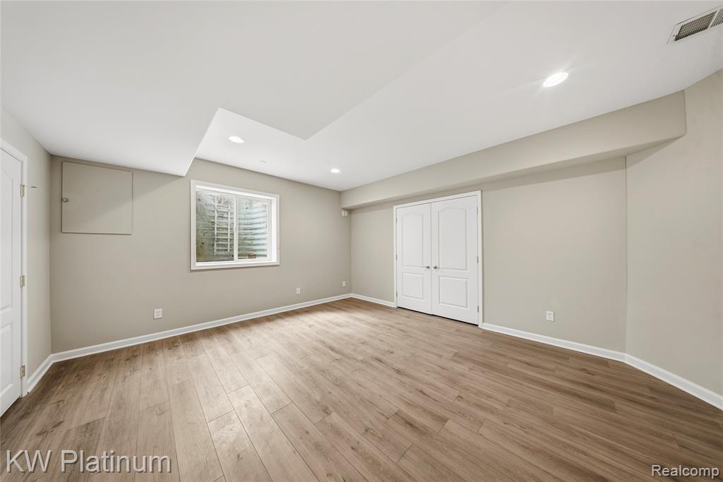 48877 Point Lakeview Drive Property Photo 57