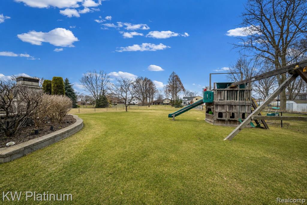 48877 Point Lakeview Drive Property Photo 74