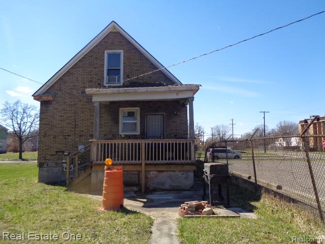 5468 Holcomb Street Property Photo 8