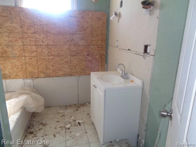 5468 Holcomb Street Property Photo 16