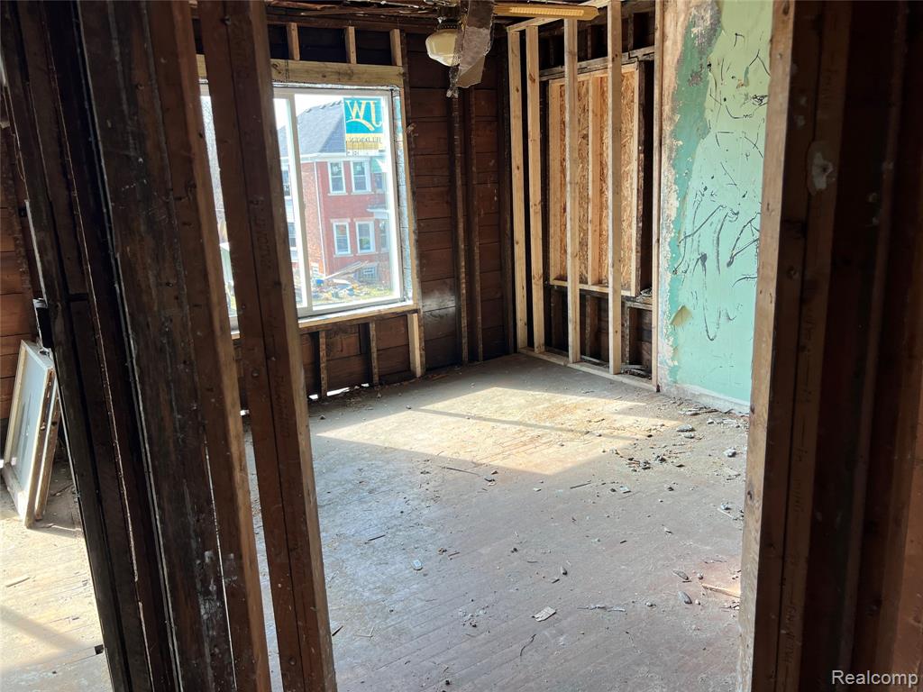 1452 W Euclid Street Property Photo 4