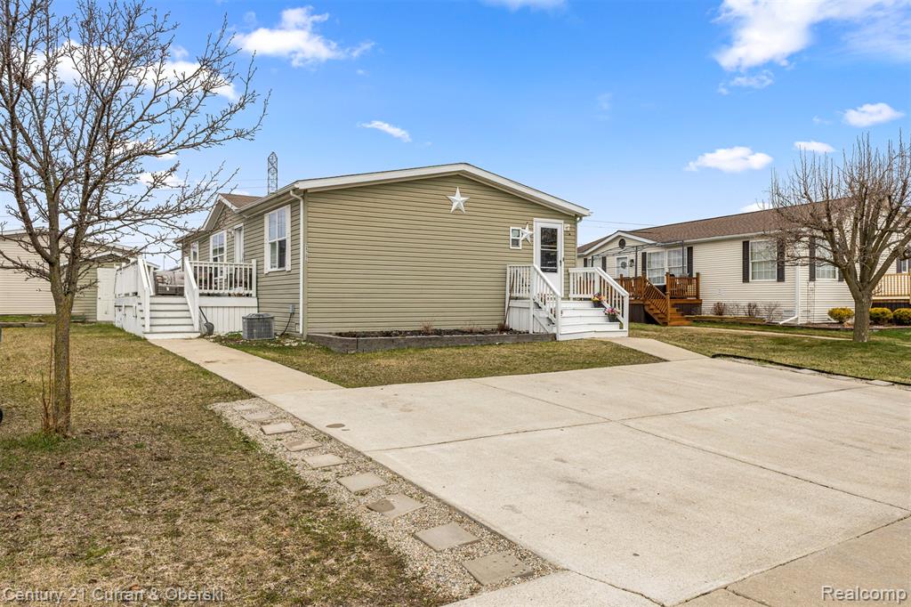 24702 Manchester Property Photo 2