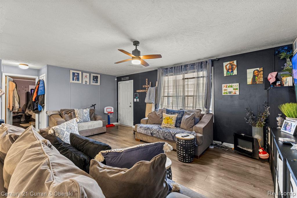 24702 Manchester Property Photo 16