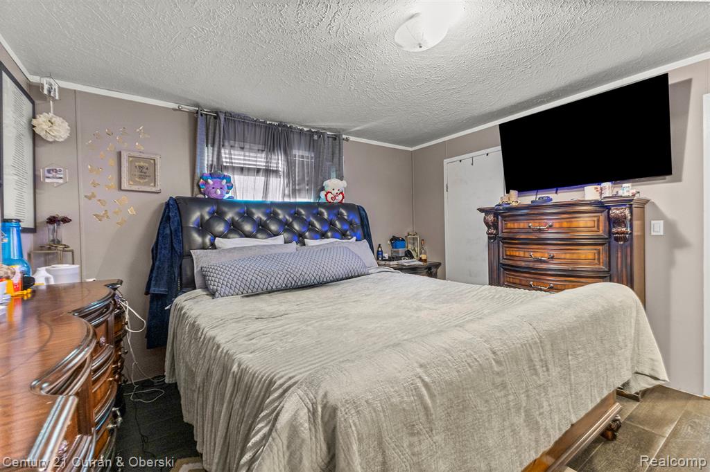 24702 Manchester Property Photo 24