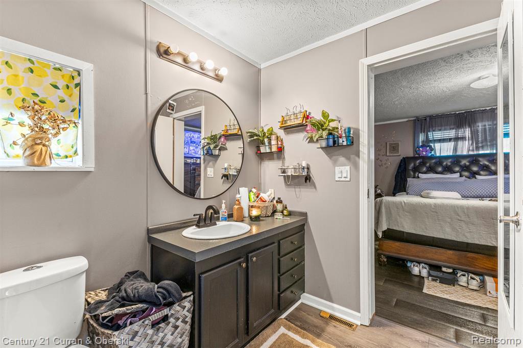 24702 Manchester Property Photo 26