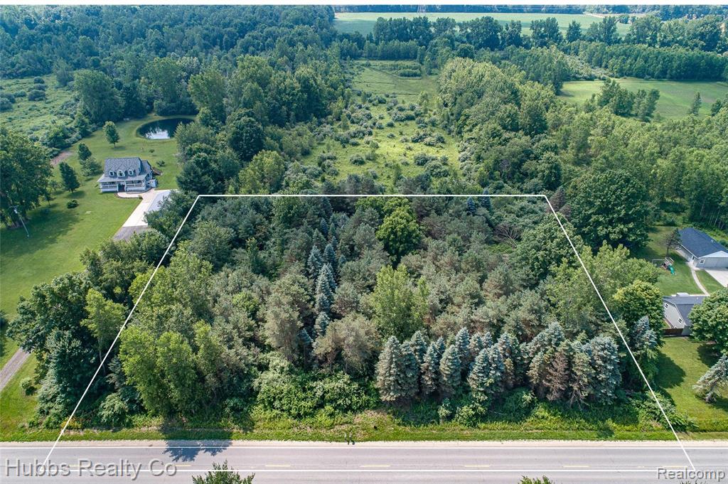 9361 Birch Run Rd Property Photo 1