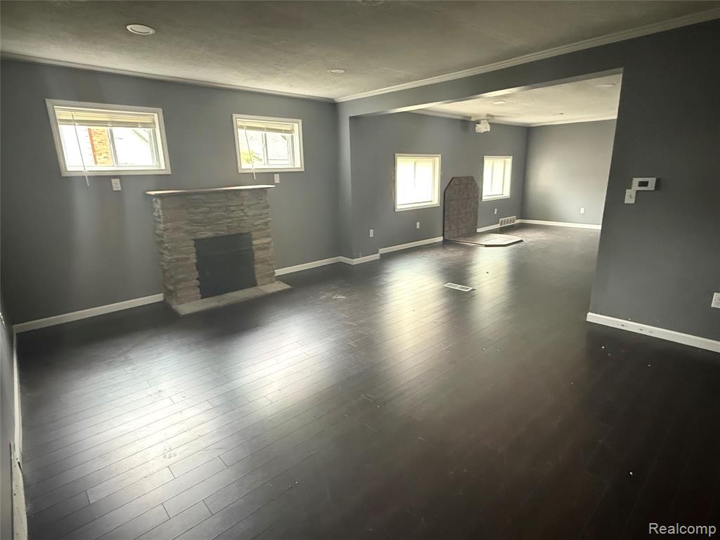 140 Alexander Street Property Photo 7