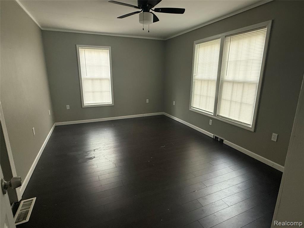 140 Alexander Street Property Photo 8
