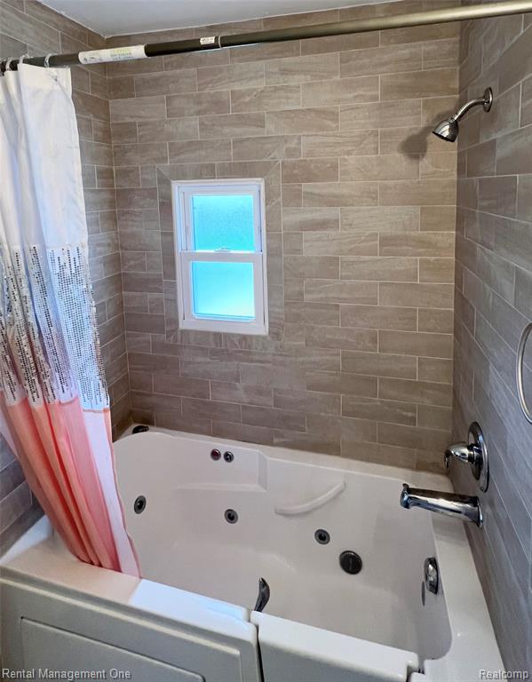 7531 N Inkster Road Property Photo 7