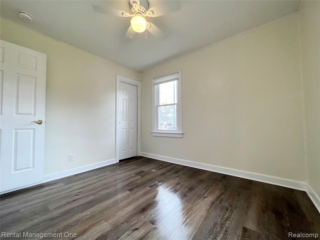 7531 N Inkster Road Property Photo 8