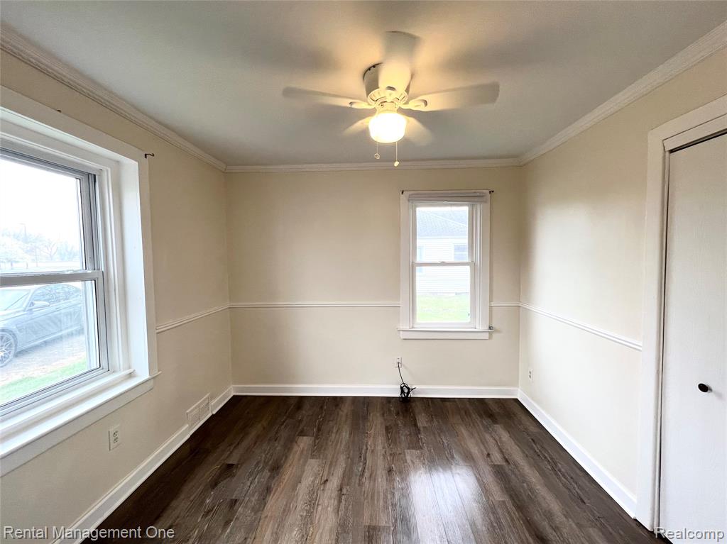 7531 N Inkster Road Property Photo 10