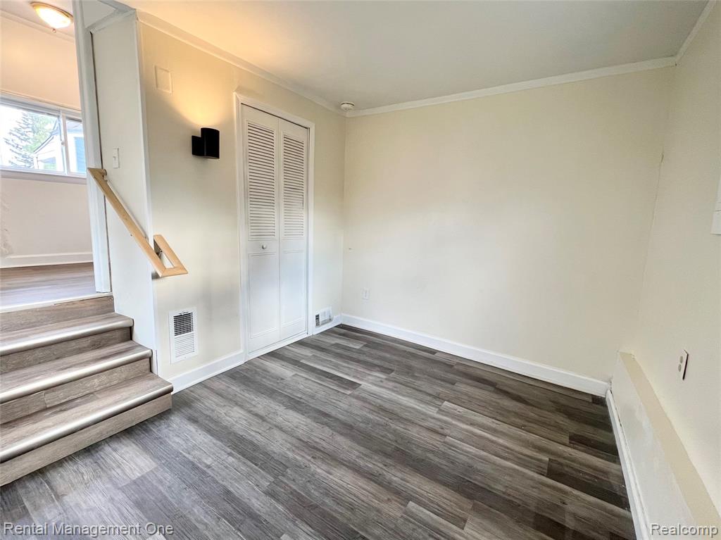 7531 N Inkster Road Property Photo 12