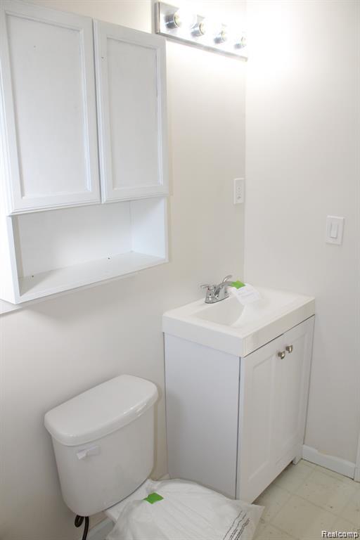 3922 Herrick Street Property Photo 5