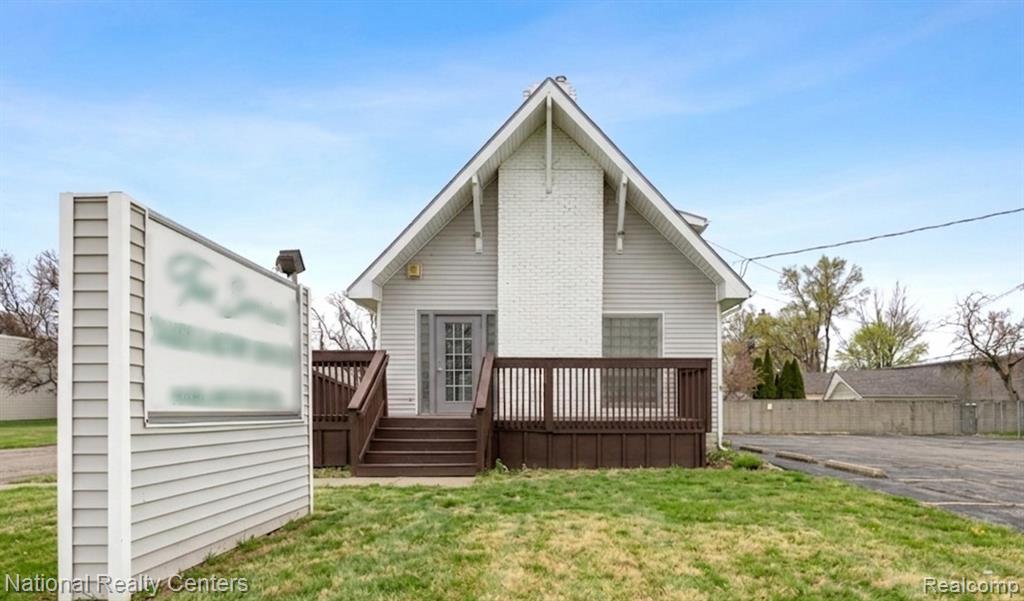 509 Elizabeth Lake Road Property Photo 1