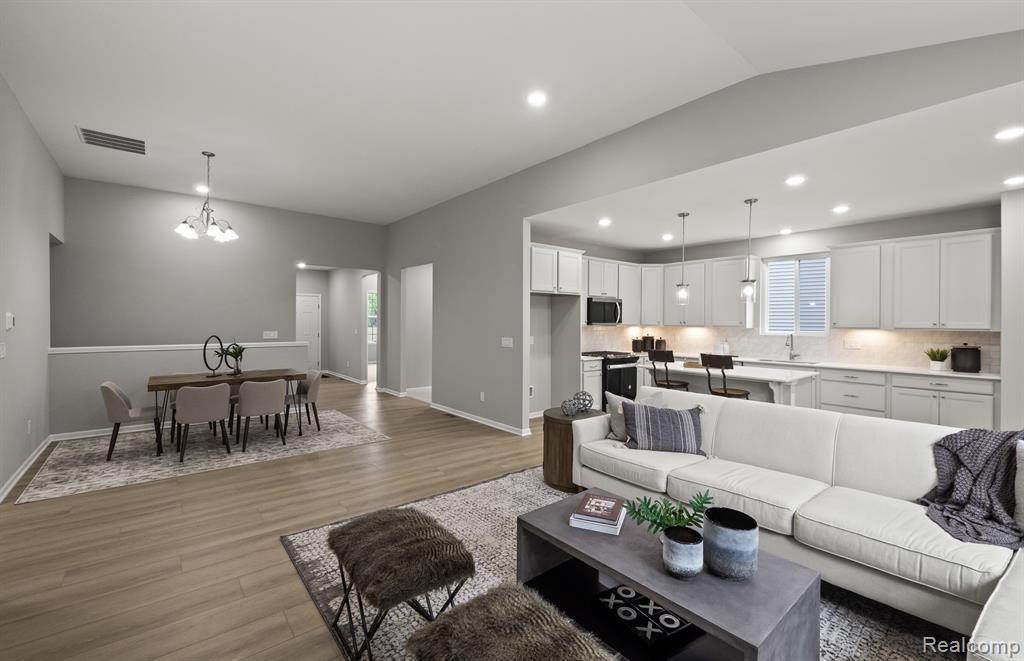 2015 Coventry Drive Property Photo 8