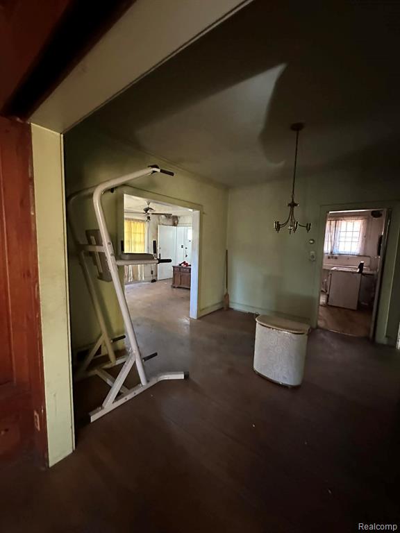 231 W Bennett Avenue Property Photo 3