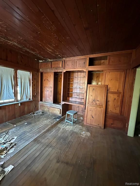 231 W Bennett Avenue Property Photo 5