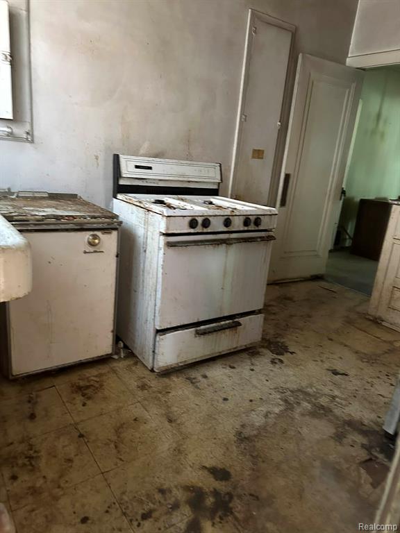 231 W Bennett Avenue Property Photo 8