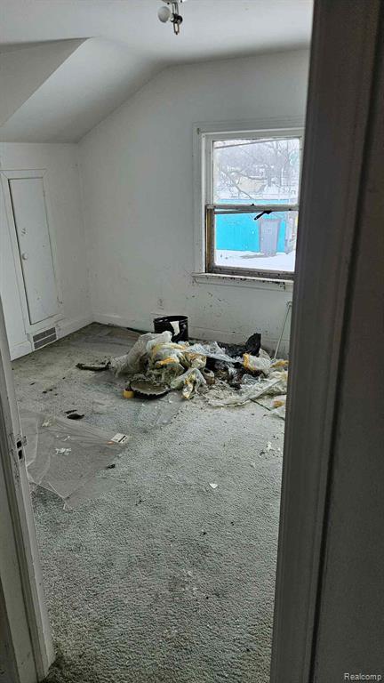 231 W Bennett Avenue Property Photo 18