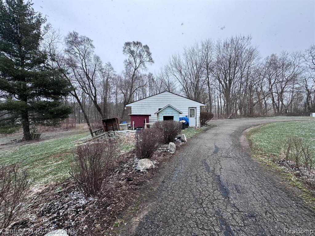2021 W Rose Center Road Property Photo 8