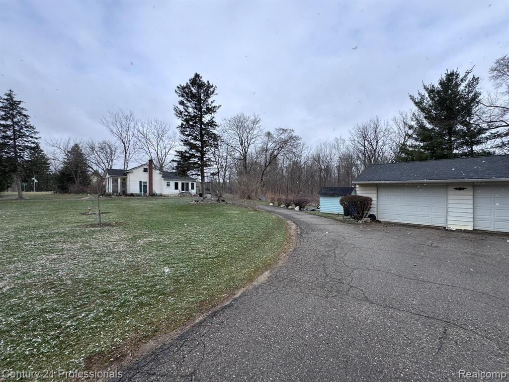 2021 W Rose Center Road Property Photo 10