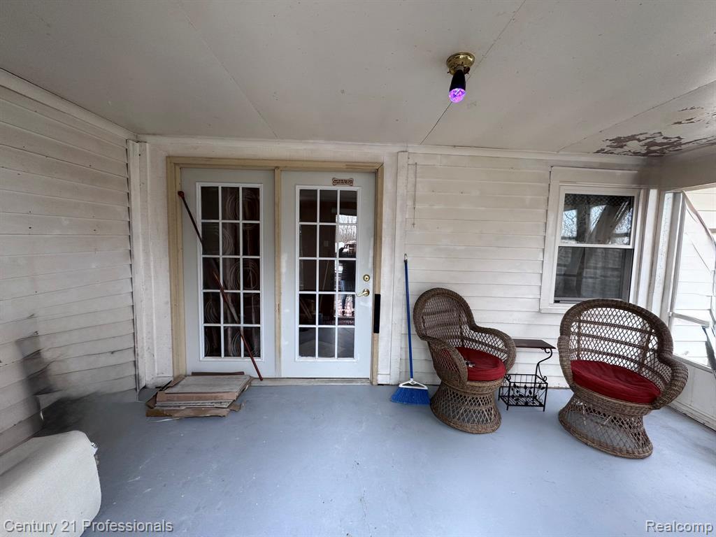 2021 W Rose Center Road Property Photo 13