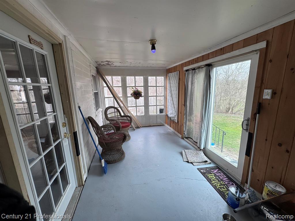 2021 W Rose Center Road Property Photo 14