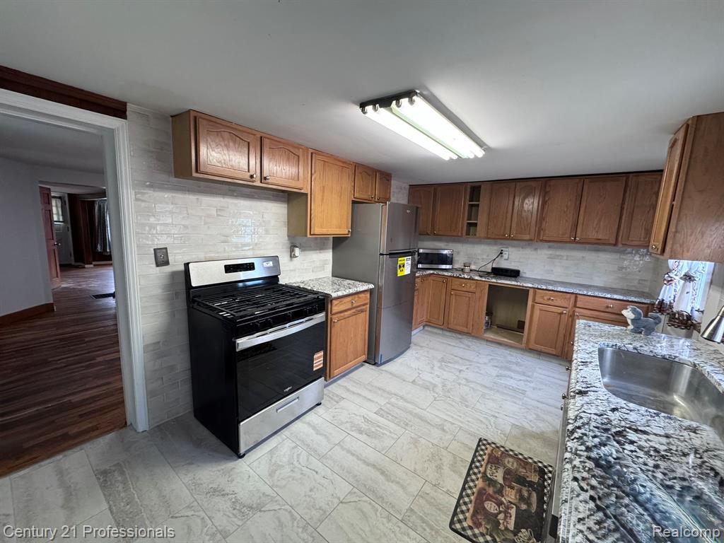 2021 W Rose Center Road Property Photo 20