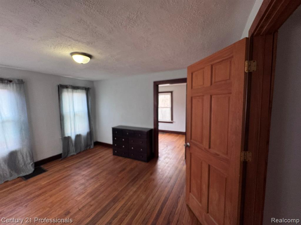 2021 W Rose Center Road Property Photo 23