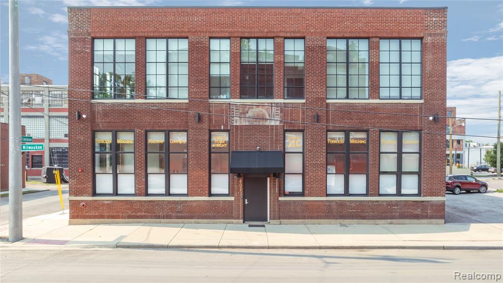 603 E Milwaukee Street Property Photo 1