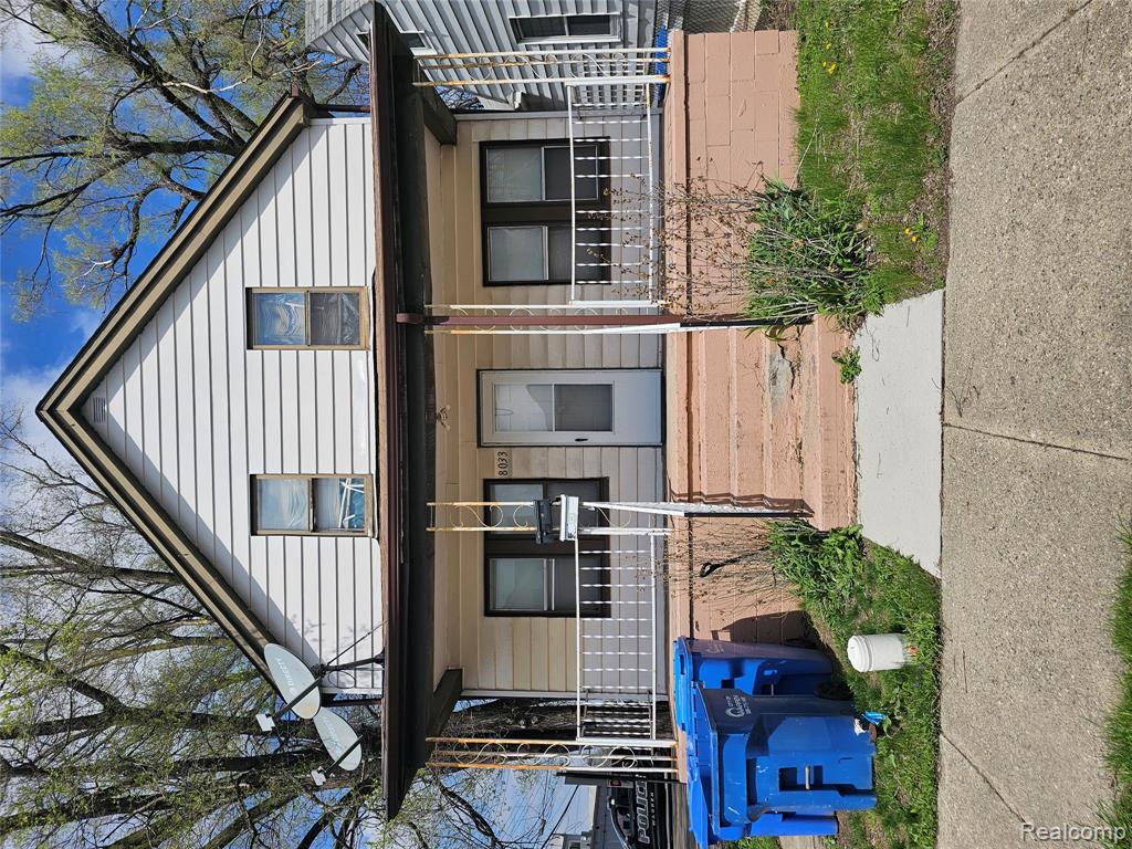 8033 JACKSON Avenue Property Photo 1