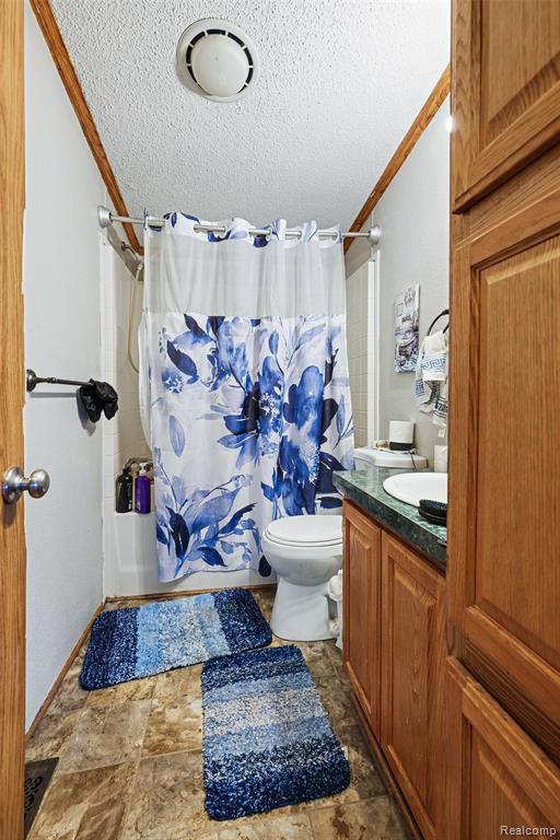 23312 Crystal Dr Property Photo 9