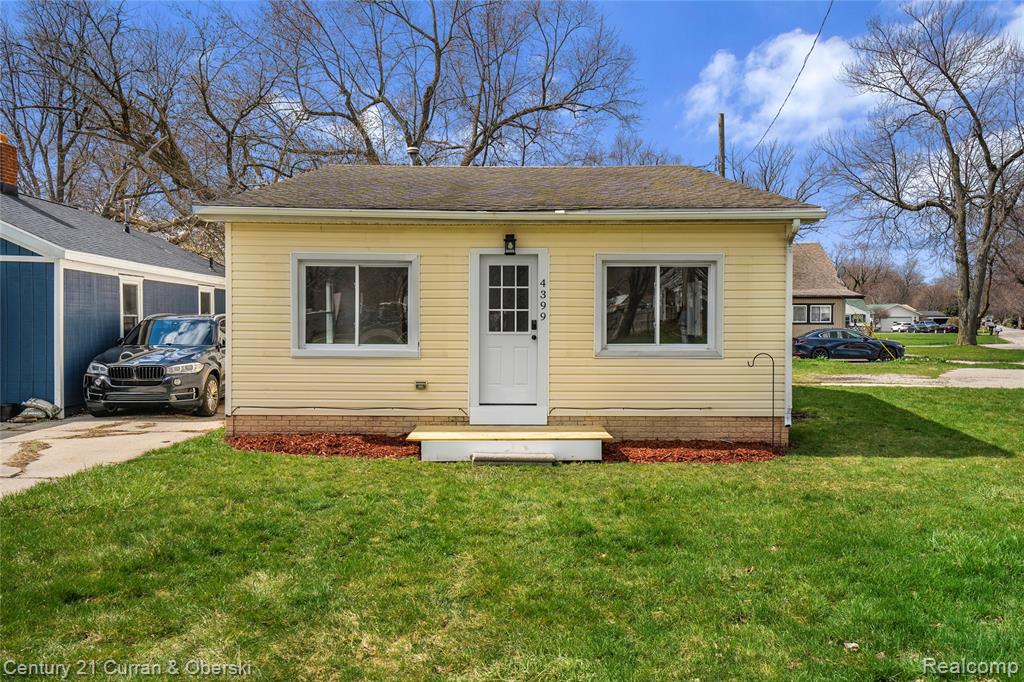 4399 2nd Street Property Photo 1