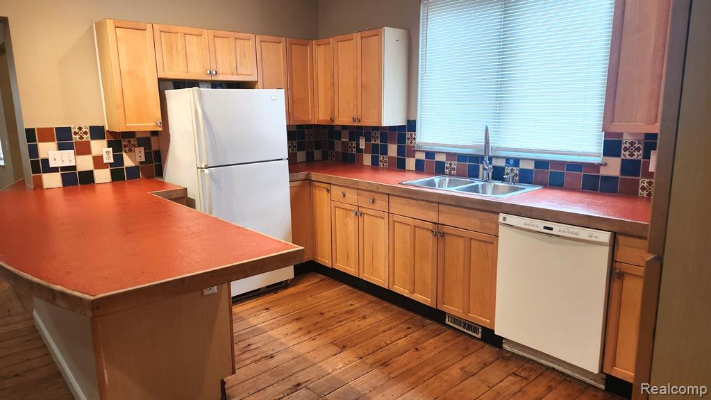 98 Eldredge Street Property Photo 7