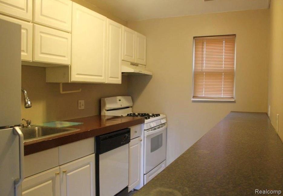 98 Eldredge Street Property Photo 27