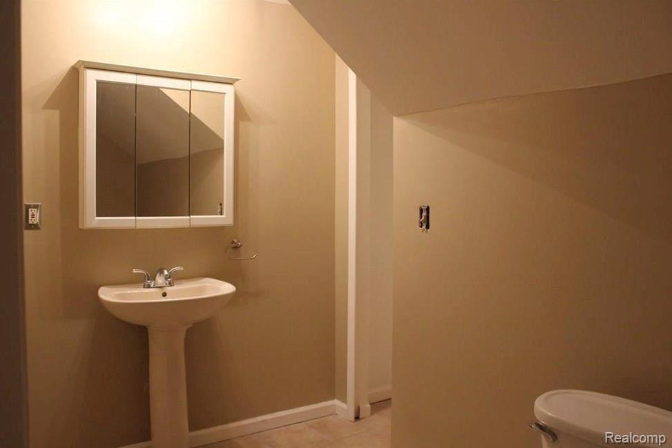 98 Eldredge Street Property Photo 28