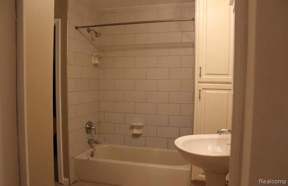 98 Eldredge Street Property Photo 29