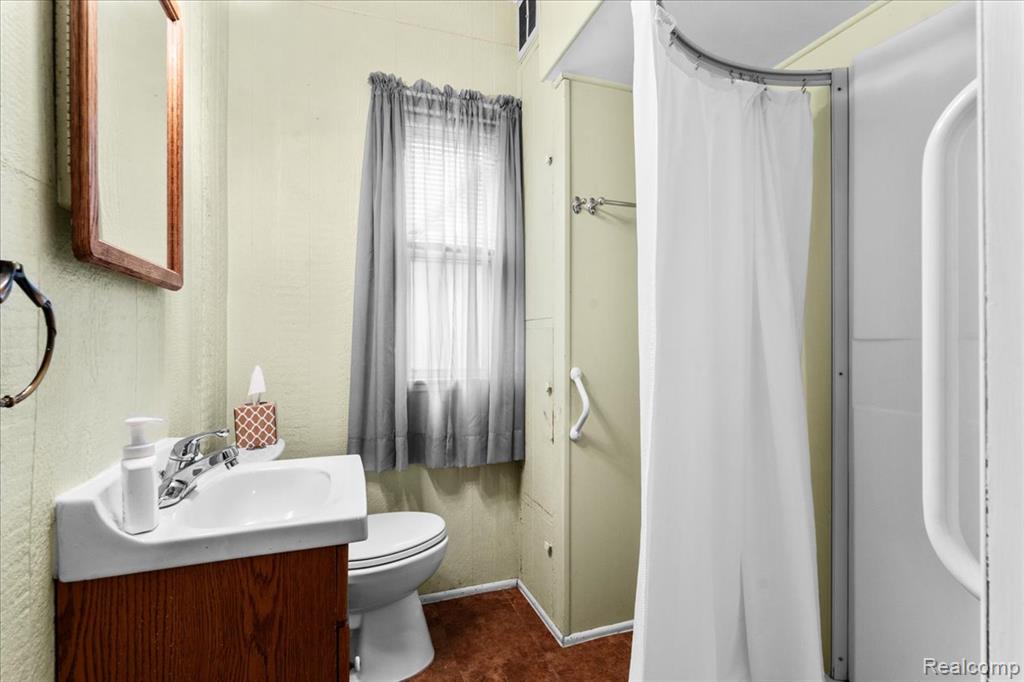133 Oak Street Property Photo 15