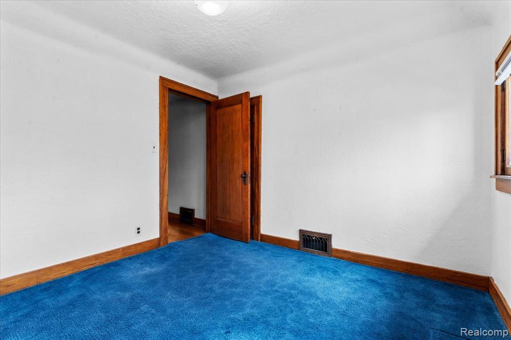 133 Oak Street Property Photo 23