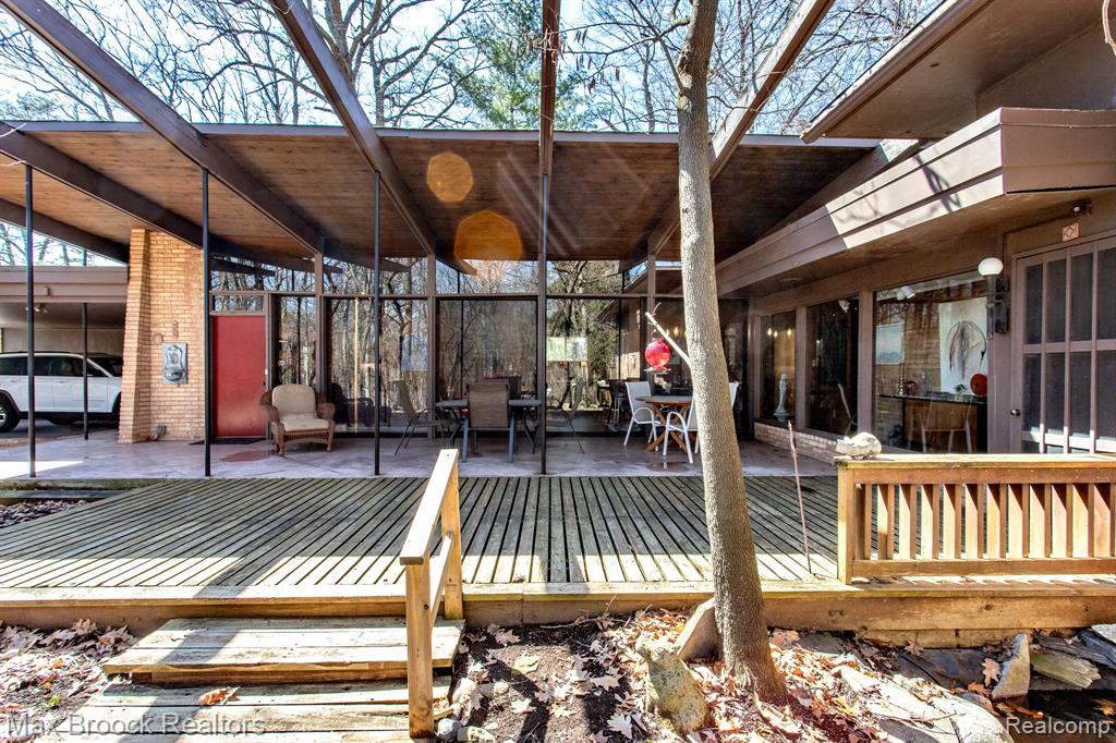 30875 Franklin Road Property Photo 1