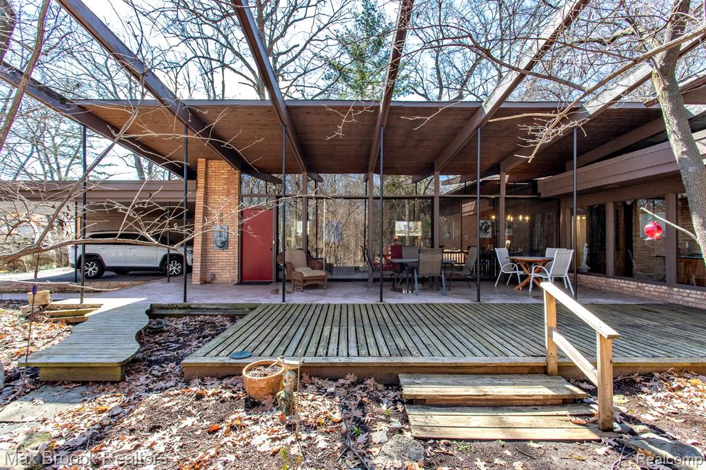 30875 Franklin Road Property Photo 2