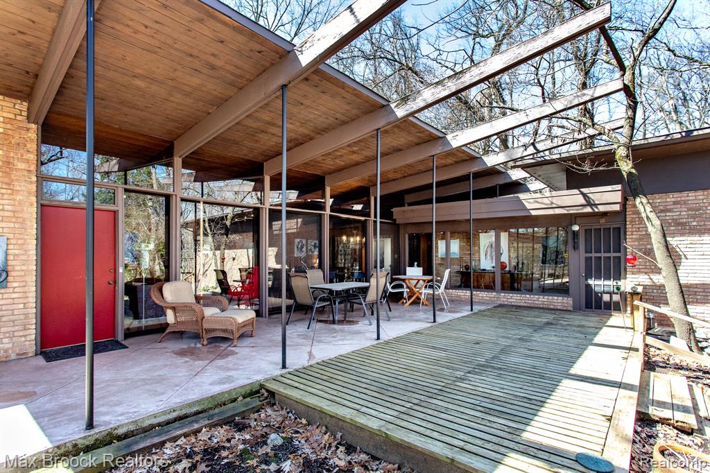 30875 Franklin Road Property Photo 3